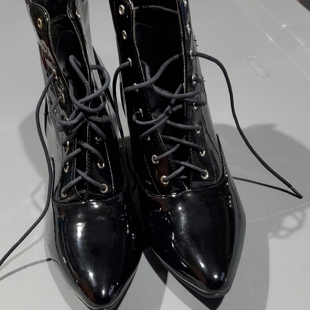 Ankle boots